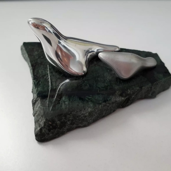 Vintage Hoselton Sculpture Mother Seal with Baby Seal - Picture 1 of 8